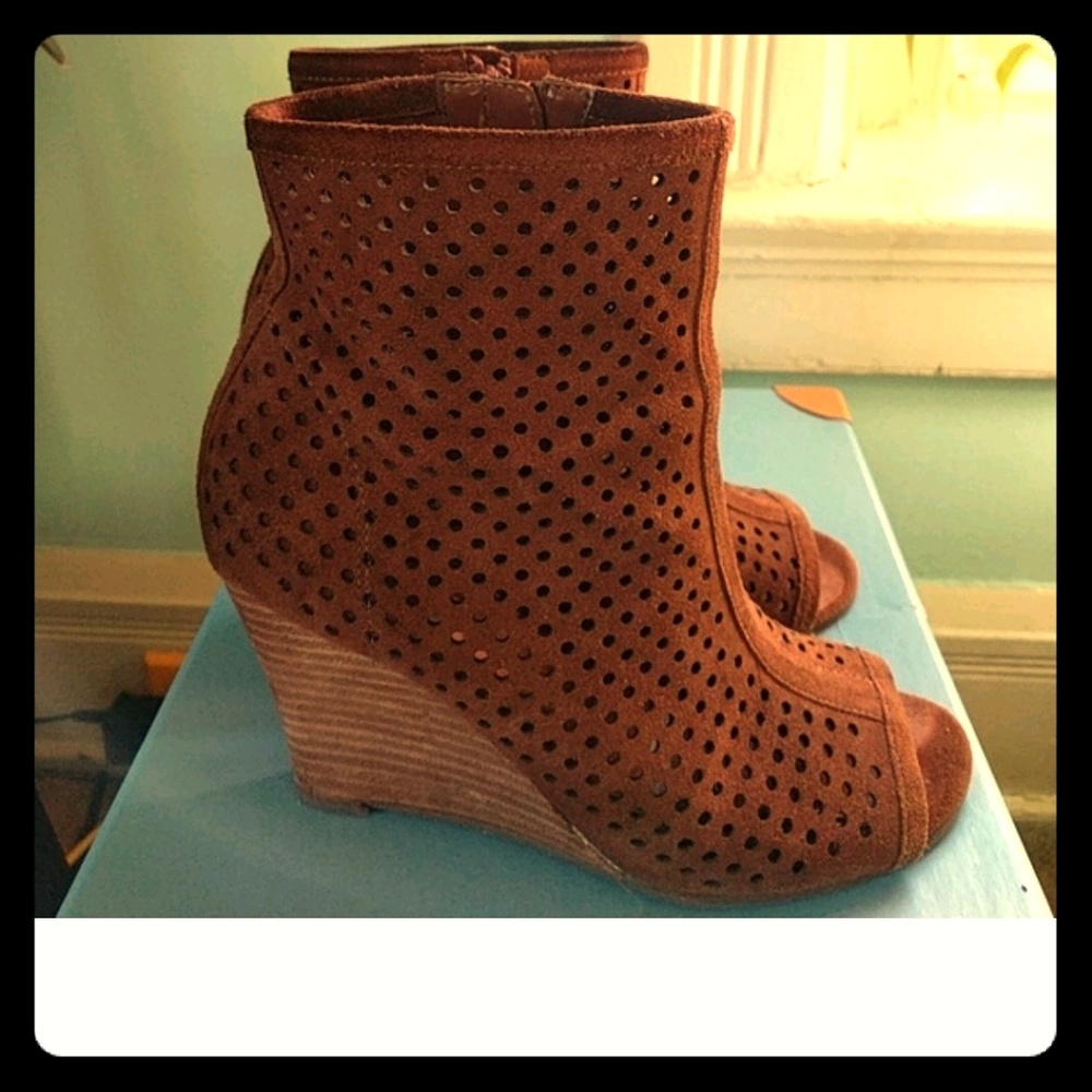 Carlos Santana perforated bootie